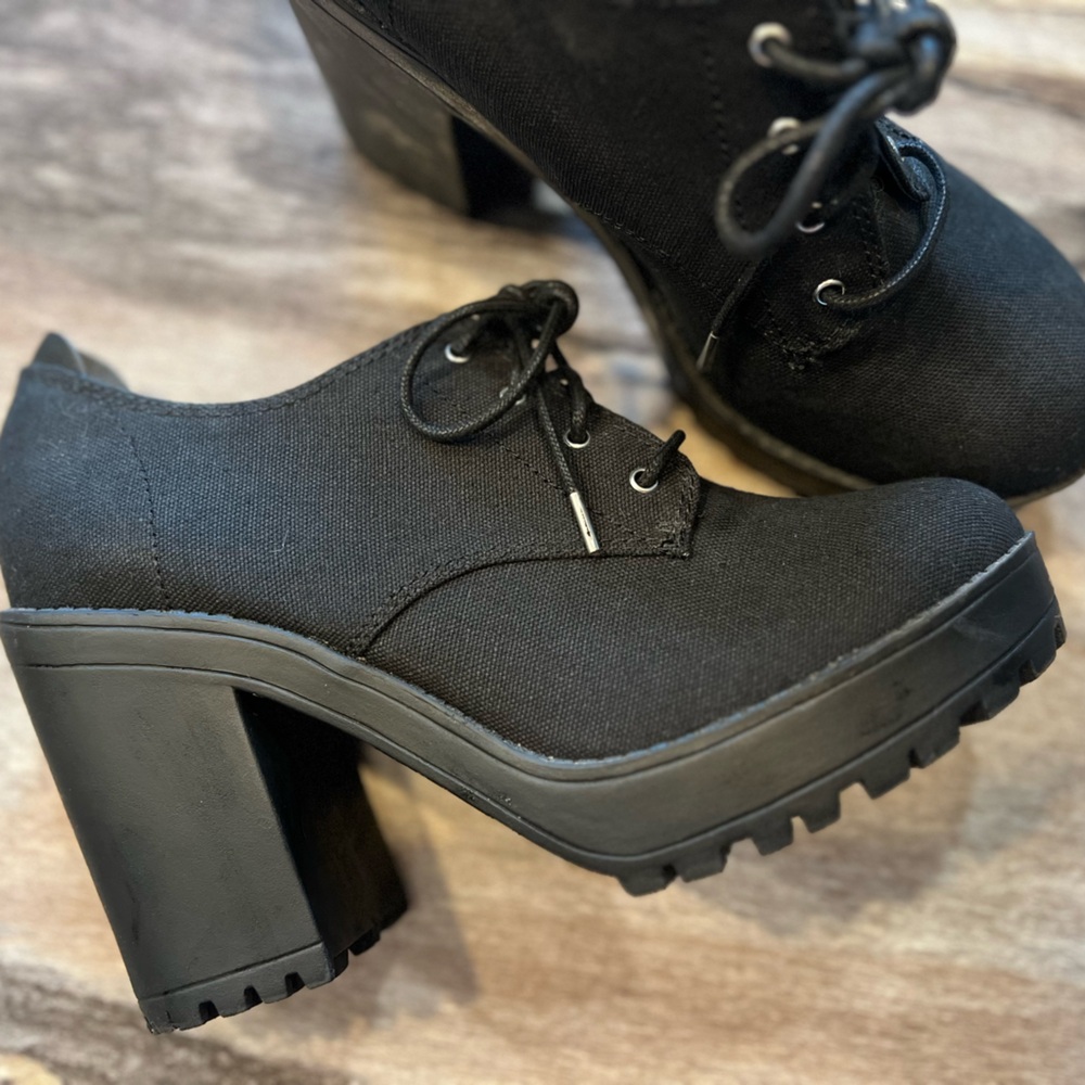 H&M Black Divided Ankle Bootie Chunky Heel 8.5